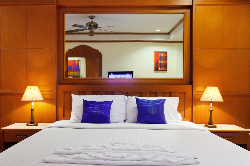 The Yim Siam Hotel Patong Bagian luar foto
