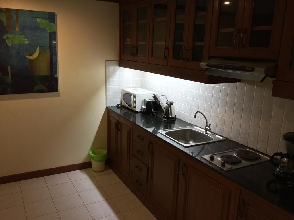 The Yim Siam Hotel Patong Bagian luar foto