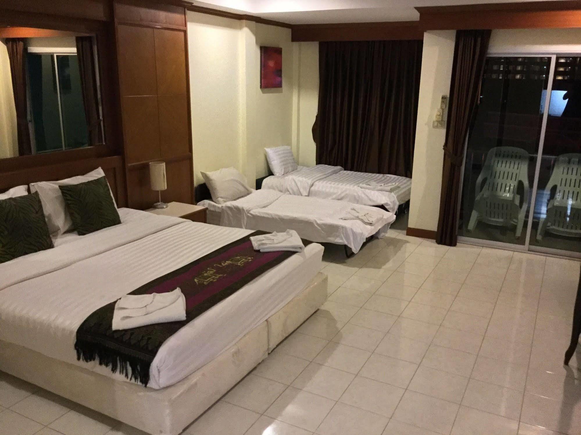 The Yim Siam Hotel Patong Bagian luar foto